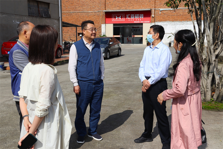 四川省供銷社黨組成員、機(jī)關(guān)黨委書記李先明帶隊開展節(jié)前安全生產(chǎn)督查工作